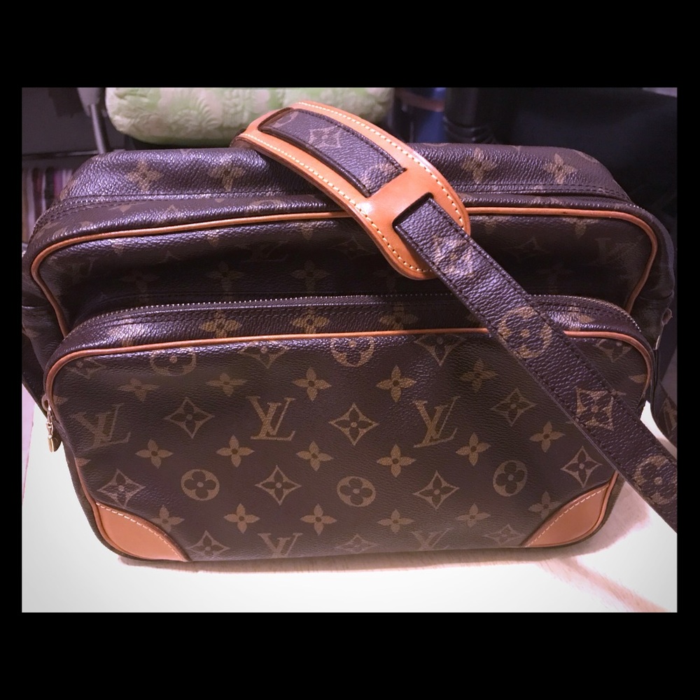 Authentic Louis Vuitton Monogram Cross Body bag